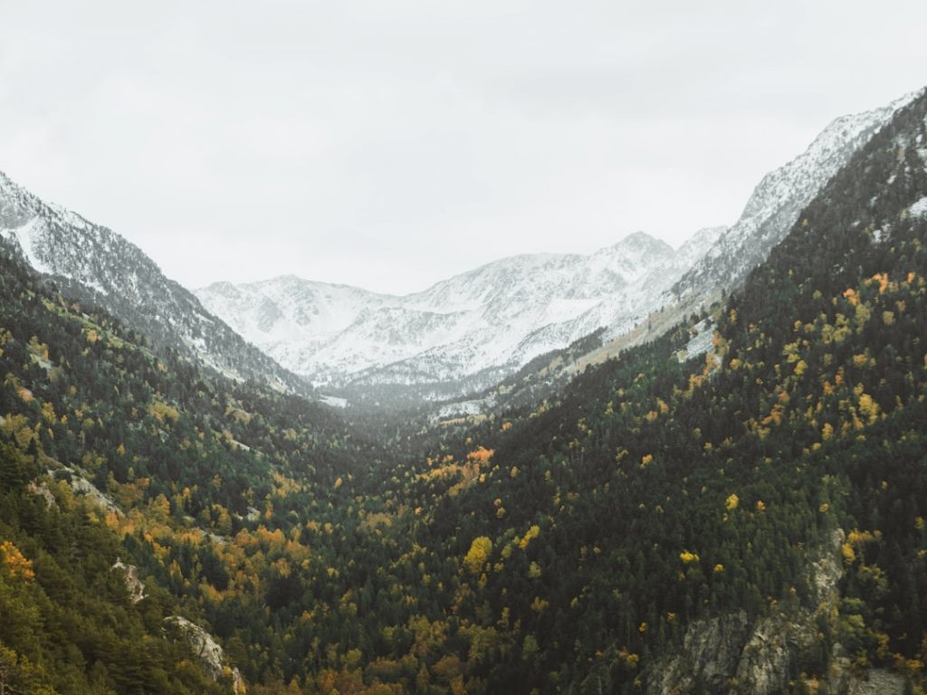 Andorra 3 días: Caldea, miradores y senderos fáciles – foto de Andrea Rodriguez (Unsplash)