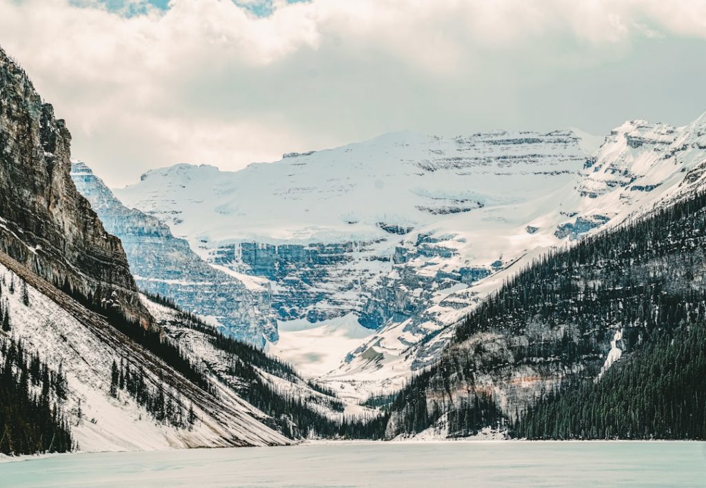 Canadá Rocosas 7 días: Banff–Jasper en coche – foto de Ana Bórquez (Unsplash)