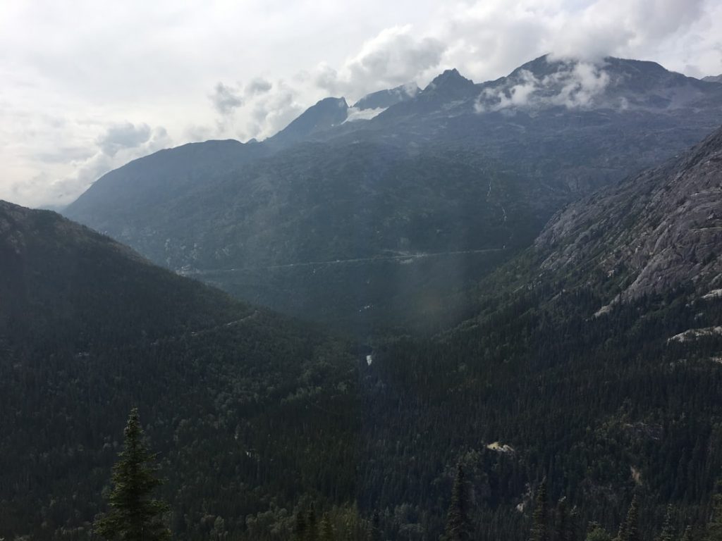 Canadá Rocosas 7 días: Banff–Jasper en coche – foto de Kimberly Carli (Unsplash)