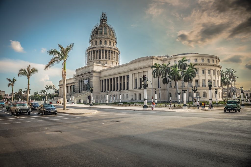 Cuba: La Habana + Varadero en 5 días – foto de Richard Hedrick (Unsplash)