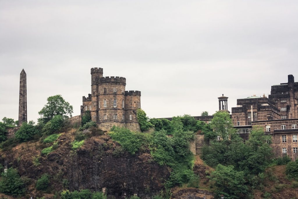 Edimburgo en 2 días otoñal – foto de Alex Quezada (Unsplash)