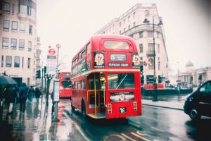 Escala en Londres 8–12h: Elizabeth Line y loop Westminster–South Bank