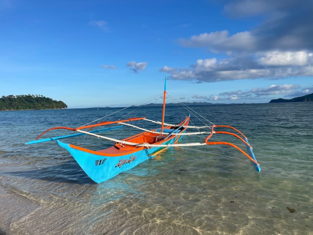 Filipinas Palawan 7 días: El Nido/Corón en bangka – foto de Bernd 📷 Dittrich (Unsplash)