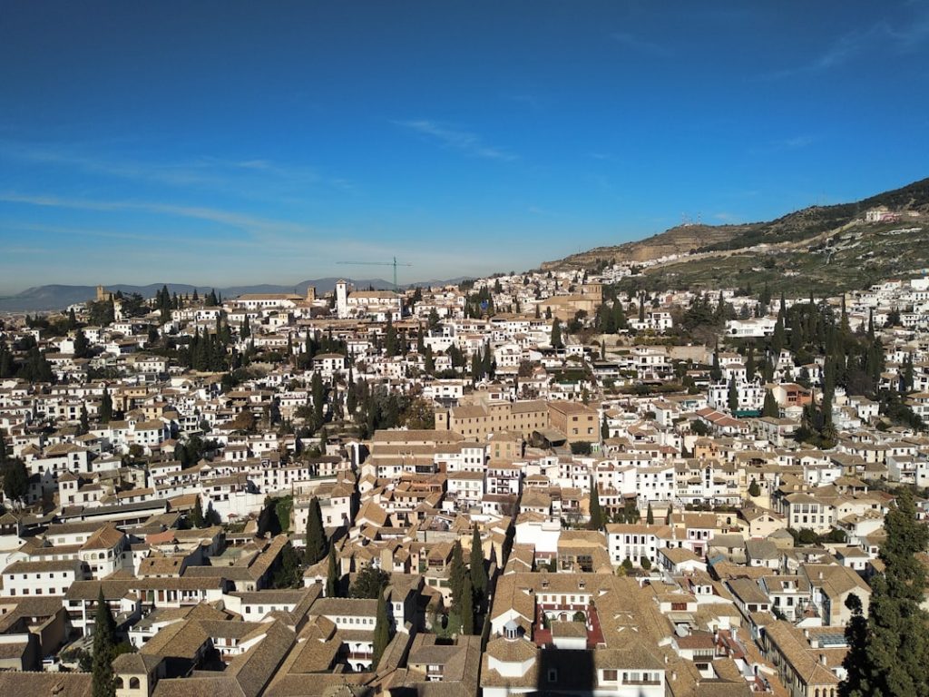 Granada en 2 días (Alhambra) – foto de Pablo Herrera (Unsplash)