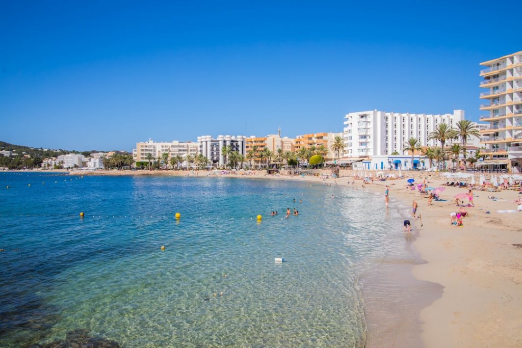 Ibiza low-cost fuera de temporada – foto de Pilar Camacho Álvarez (Unsplash)
