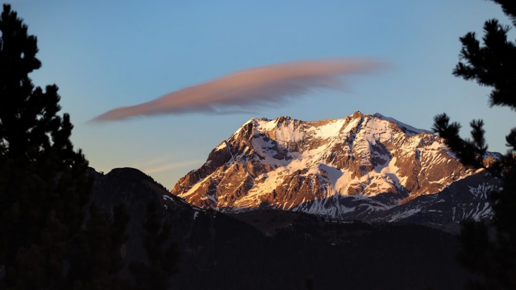 Ordesa y Monte Perdido 3 días: buses lanzadera y miradores – foto de Marek Piwnicki (Unsplash)