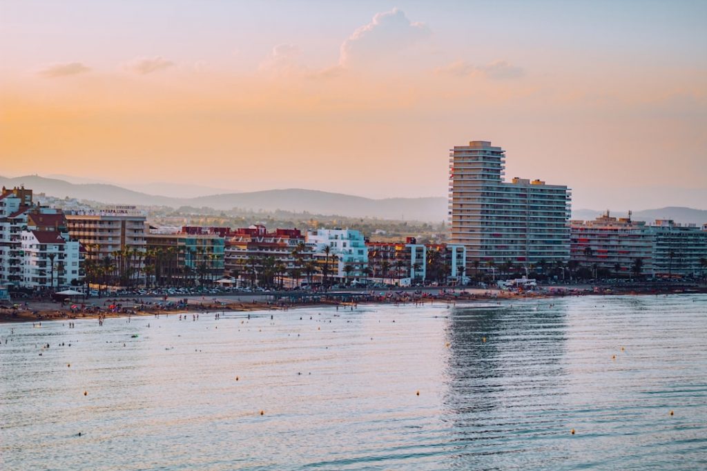 Peñíscola + Delta del Ebro 3 días: castillo y lagunas – foto de Miriana Dorobanțu (Unsplash)