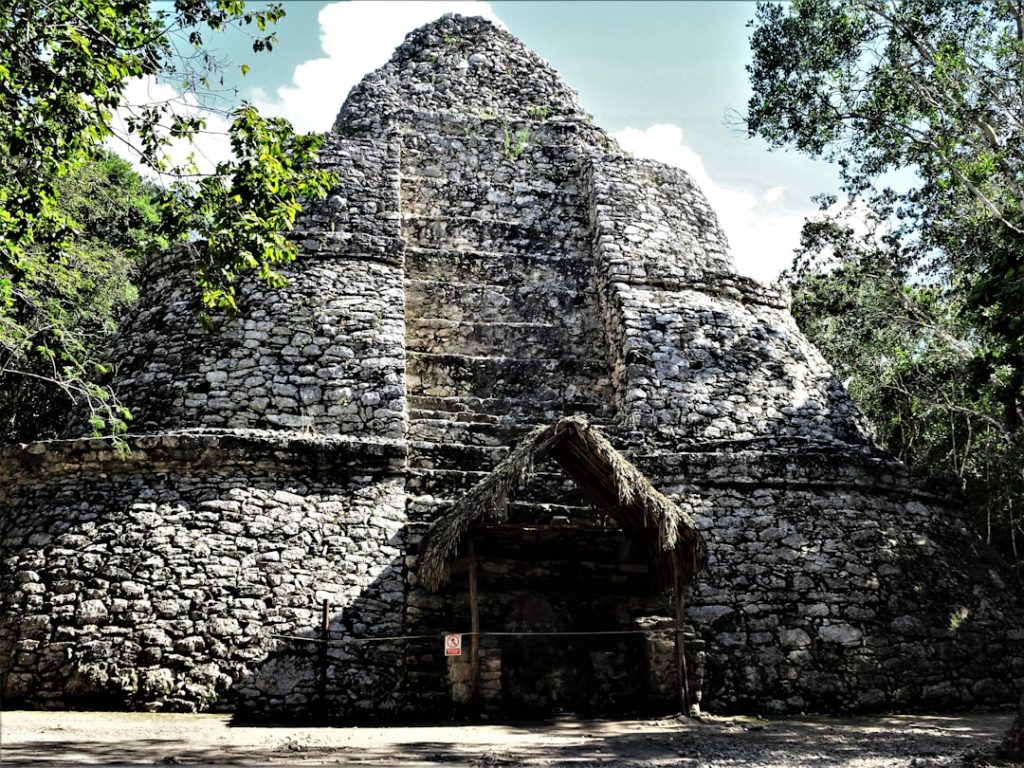 Riviera Maya barato: colectivos, cenotes y ruinas – foto de Laura LaBrie (Unsplash)