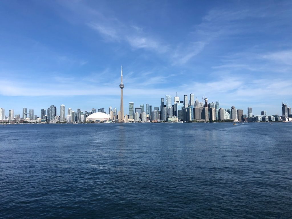 Toronto, Canadá – foto de Daryan Shamkhali (Unsplash)