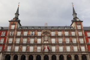 Oviedo–Gijón familiar: museos, MUJA y playas