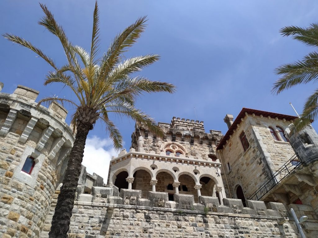 Málaga cultural y playa: Alcazaba, museos y espetos en Pedregalejo – foto de Alex Kei (Unsplash)