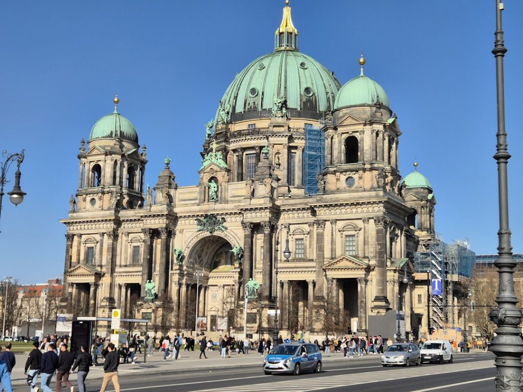 Guía de Viajes Personalizada para Alemania - 5 días, Presupuesto - GuiaViajeros17 – foto de Javier Aranda (Unsplash)