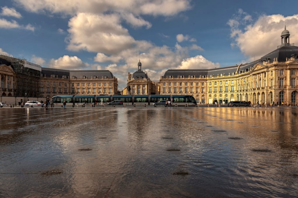 Guía de Viajes Personalizada para burdeos - 4 días, Low-cost - GuiaViajeros17 – foto de Jesus Esteban (Unsplash)