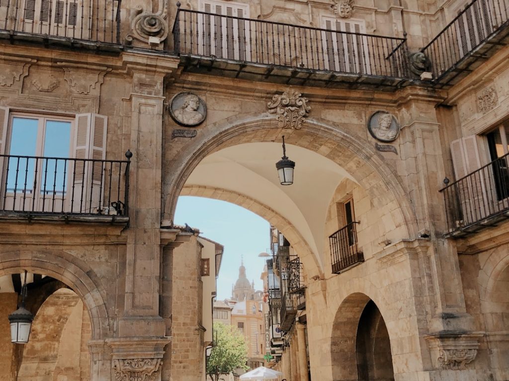 Guía para viajes a Salamanca (2 días) – foto de Ana Barrios (Unsplash)