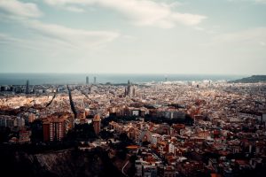 Barcelona joven: Gaudí, playas y T-casual