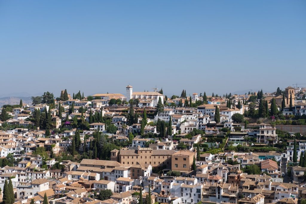 Granada joven: Alhambra con slot, miradores y teterías – foto de Luís Cardoso (Unsplash)