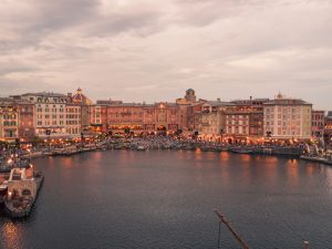 Nápoles joven + Pompeya: metro, pizza auténtica y costa