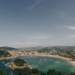 San Sebastián con poco: pintxos, surf y bus topo
