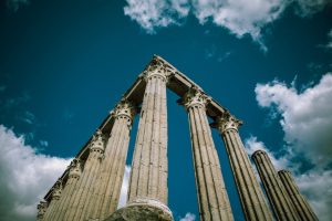 Évora + Monsaraz 2–3 días: megalitos y castillos en el Alentejo