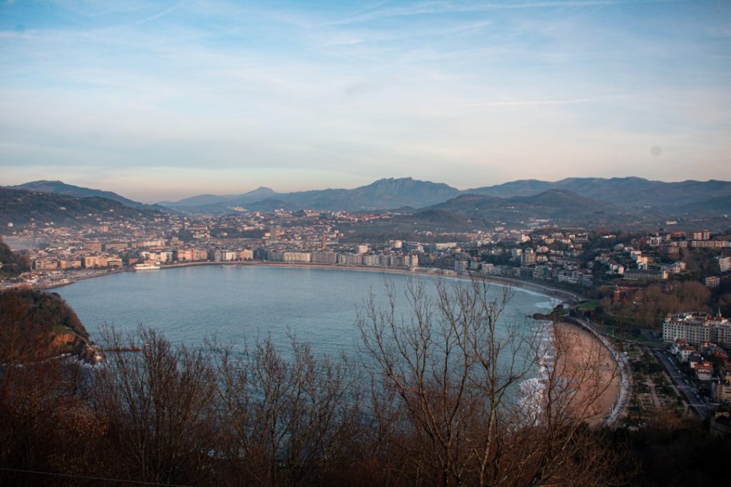 Itinerario 24h en San Sebastián: La Concha, Parte Vieja y Igueldo – foto de Alejandra Cifre González (Unsplash)