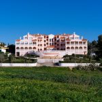 Viajar barato al Algarve: coche compartido, marisco local y calas