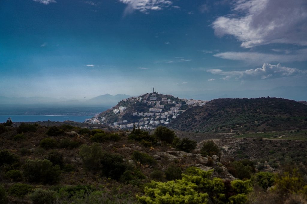 Costa Brava en 5 días: pueblos y calas – foto de Annika Wischnewsky (Unsplash)