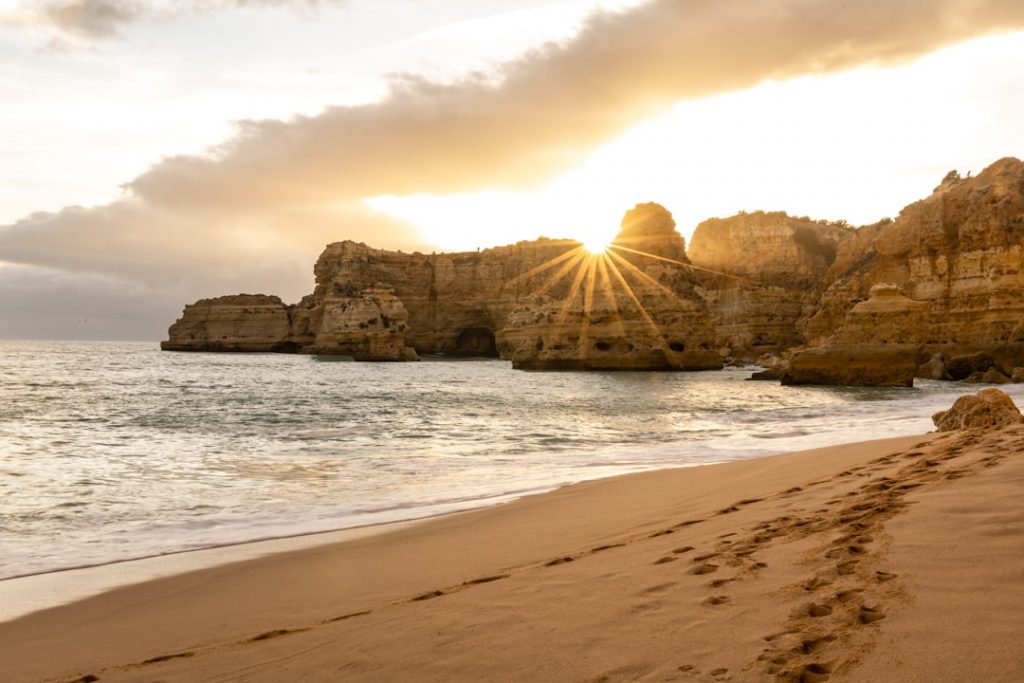 Algarve en 5 días: pueblos y playas – foto de Tim ten Cate (Unsplash)
