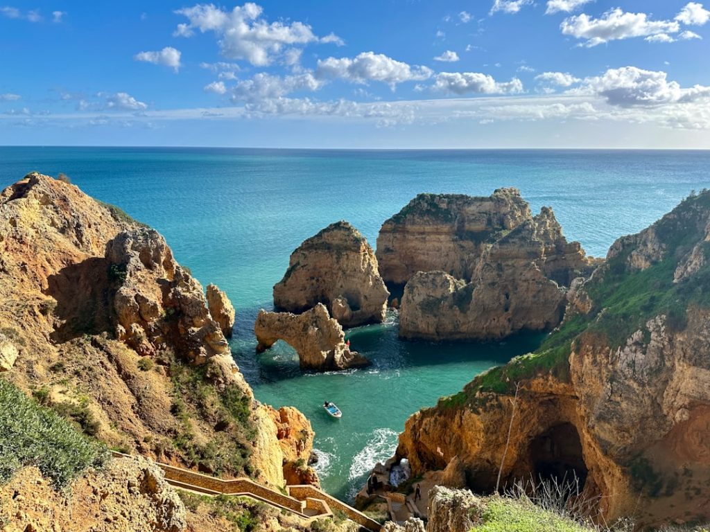 Algarve en 5 días: pueblos y playas – foto de Sokmean Nou (Unsplash)