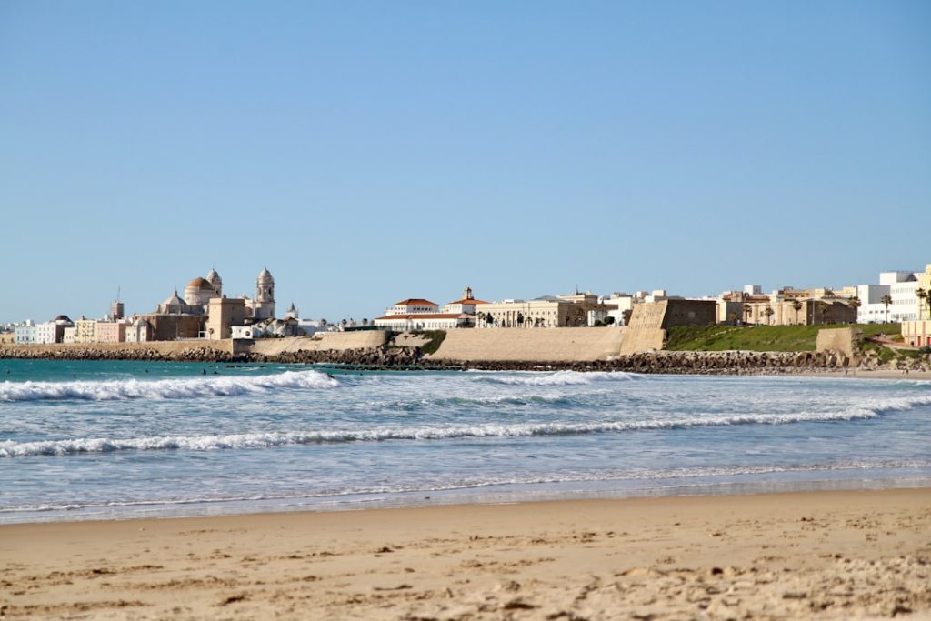 Cádiz en 3 días: ruta a pie y playas – foto de Pedro Lozano (Unsplash)