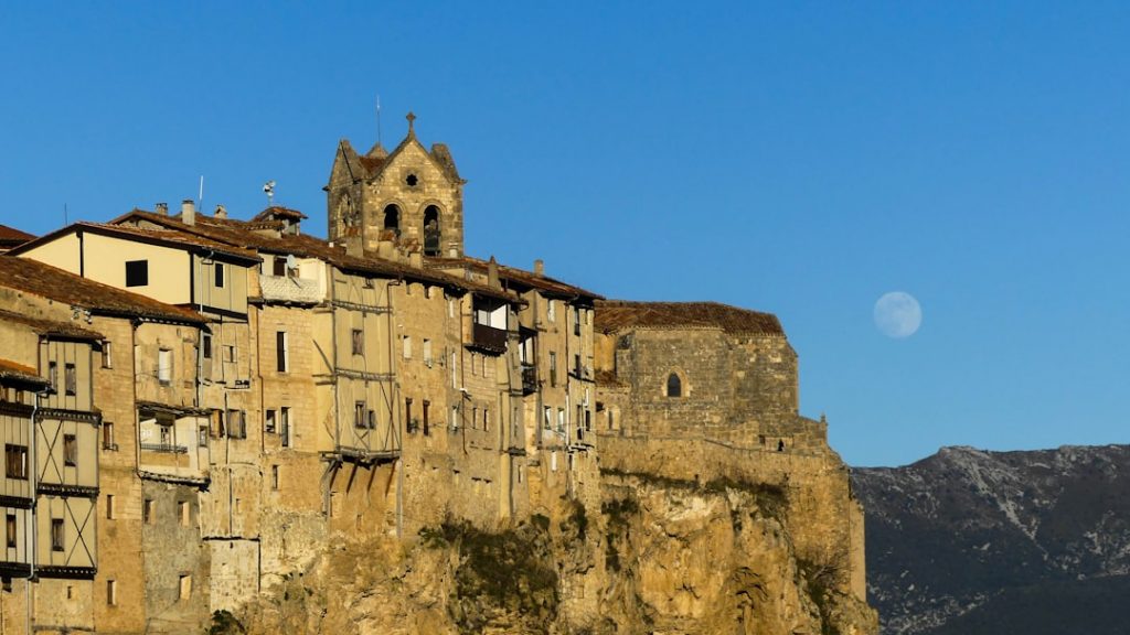 León y alrededores en 3 días – foto de Jesus Tapia (Unsplash)