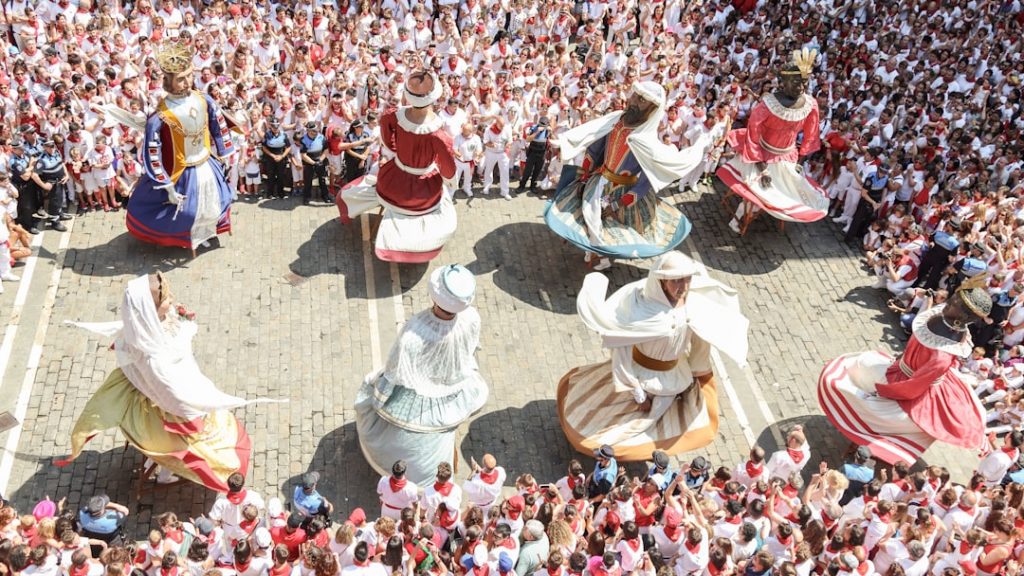 Pamplona y alrededores en 3 días – foto de San Fermin Pamplona - Navarra (Unsplash)