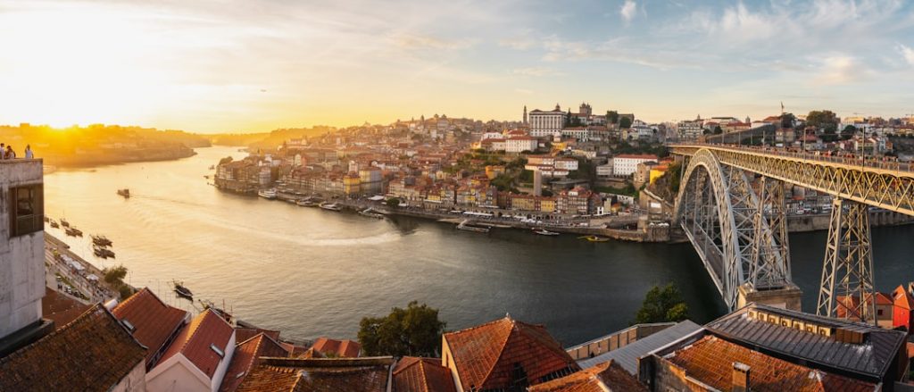Portugal en 7 días: Lisboa y Oporto – foto de Daniel Seßler (Unsplash)