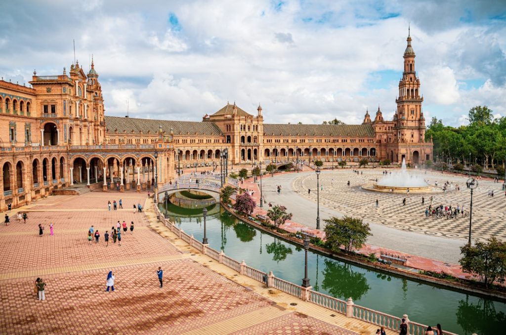 Qué ver en Sevilla en 3 días: ruta completa – foto de Taisia Karaseva (Unsplash)