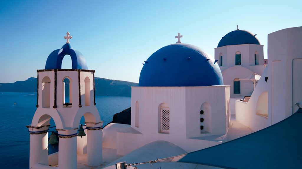 Santorini en 4 días sin coche – foto de Adrián Valverde (Unsplash)