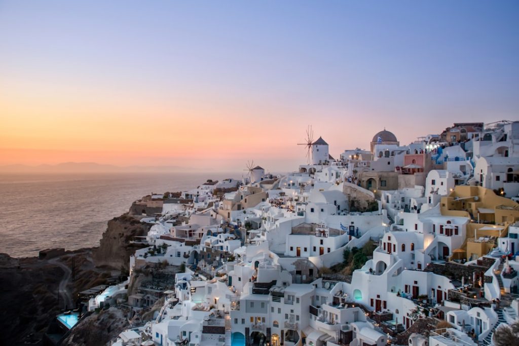 Santorini en 4 días sin coche – foto de Massimiliano Morosinotto (Unsplash)